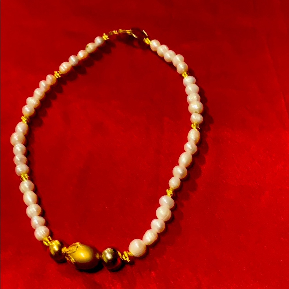 Freshwater pearl necklace